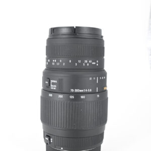 Sigma 70-300mm f/4-5.6 Macro - Monture Canon EF