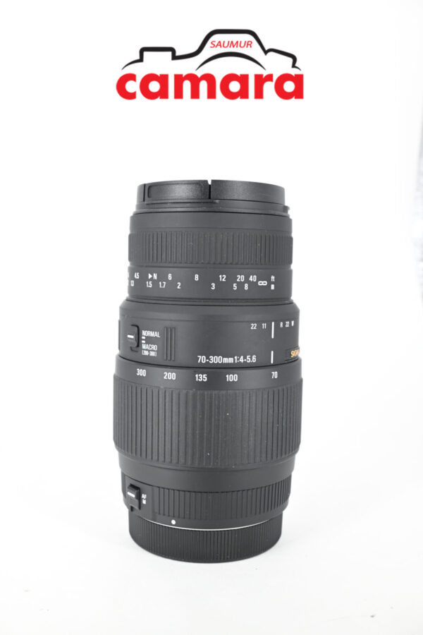 Sigma 70-300mm f/4-5.6 Macro - Monture Canon EF